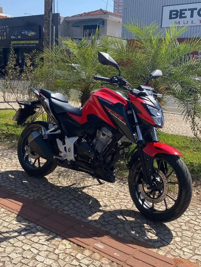 Moto Honda CB 300F Twister 2023 Standard