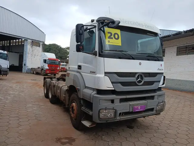 Caminhão Mercedes-Benz Axor 2020 3344/48 6X4 E5