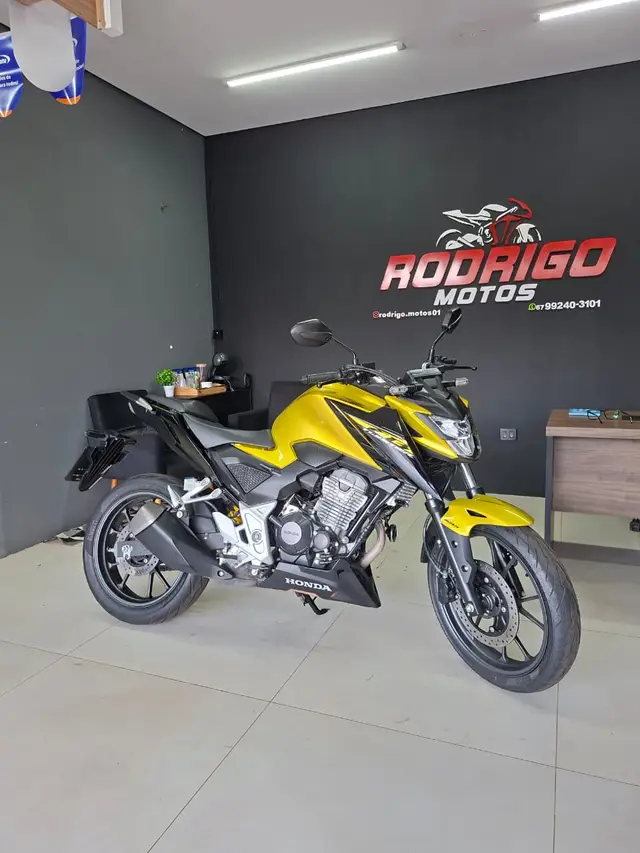 Moto Honda CB 300F Twister 2023 Standard