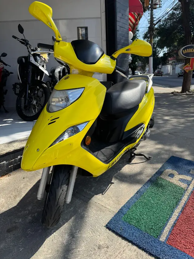 Moto Suzuki Burgman 2013 125i