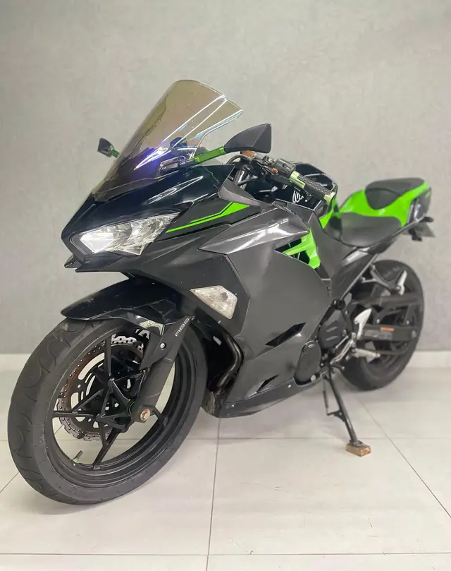 Moto Kawasaki Ninja 2019 400