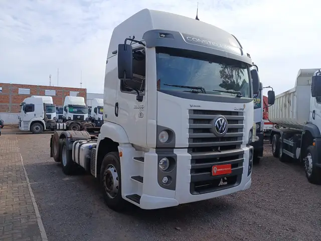Caminhão Volkswagen 25.360 2022 Constel. 6x2 Tractor 2p (die)(E5)
