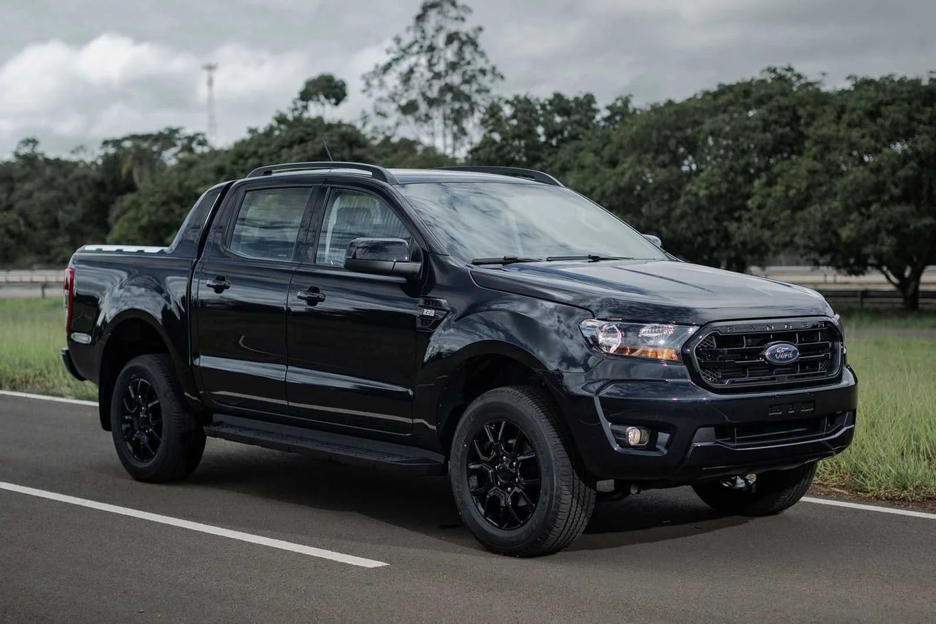 Ford Ranger Cabine Dupla Black 2.0 Turbodiesel 4x2 (Aut.)