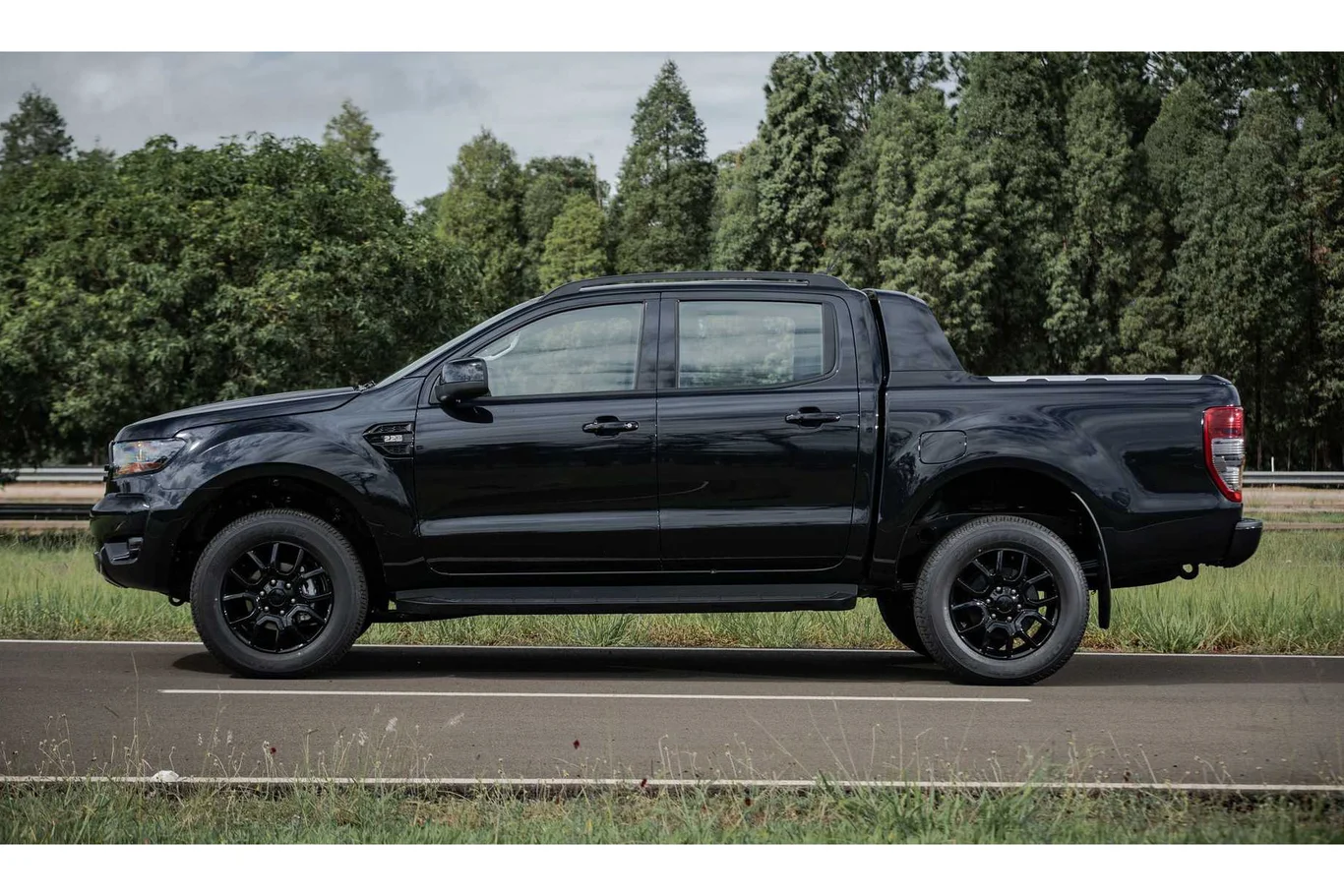 Ford Ranger Cabine Dupla Black 2.0 Turbodiesel 4x2 (Aut.)