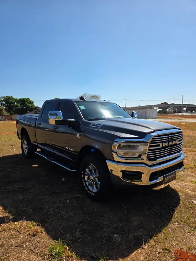 Carro Ram 2500 2023 Laramie 6.7 4X4