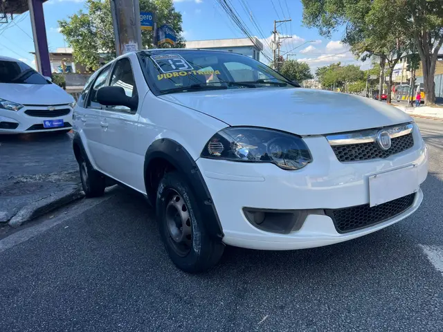 Carro Fiat Palio Weekend 2013 Trekking 1.6 16V (Flex)
