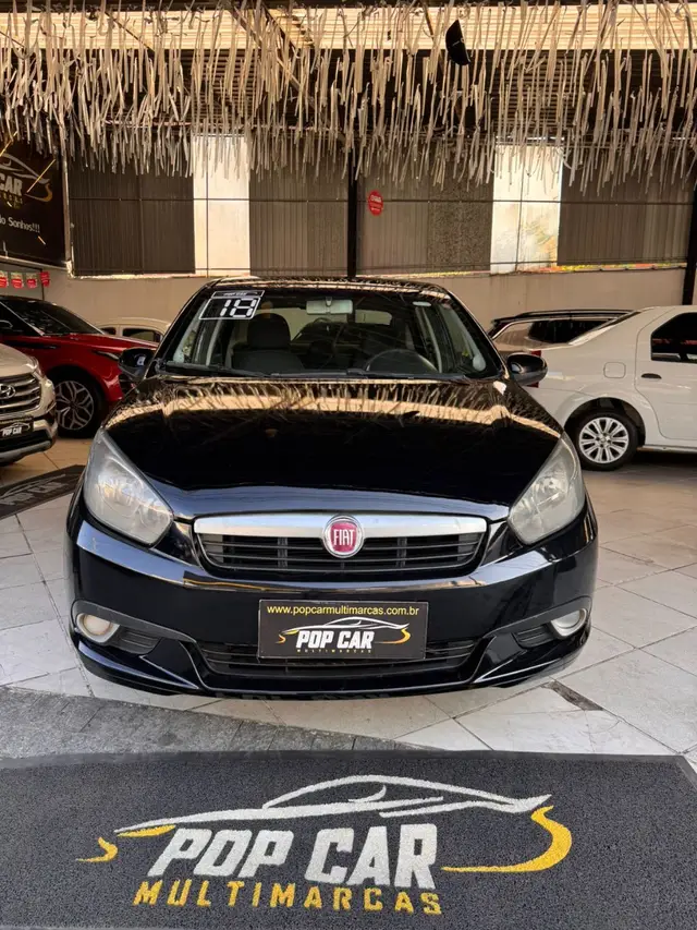 Carro Fiat Grand Siena 2019 1.0 Attractive