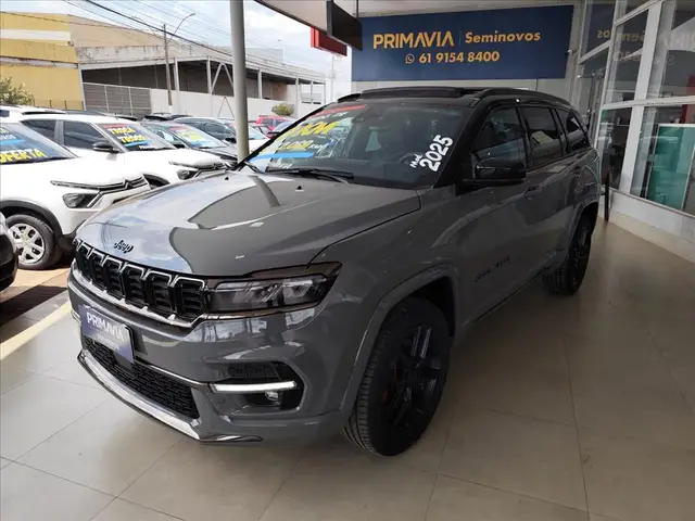 Carro Jeep Commander 2025 Blackhawk 2.0 Hurricane