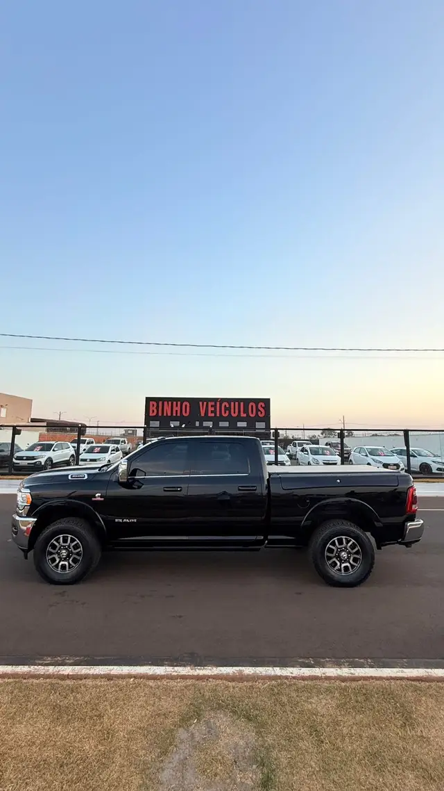 Carro Ram 3500 2024 Limited Longhorn 6.7 4x4