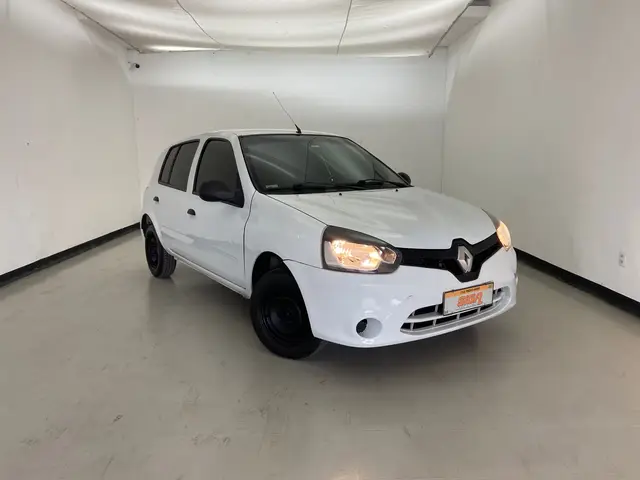 Carro Renault Clio 2015 Hatch. RN 1.0 16V