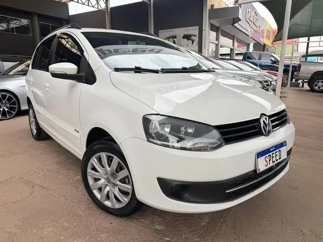 Carro Volkswagen SpaceFox 2013 1.6 8V Trend (Flex)