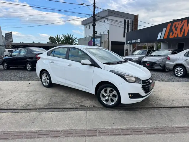 Carro Hyundai HB20S 2017 1.0 Comfort Style Turbo (Flex)