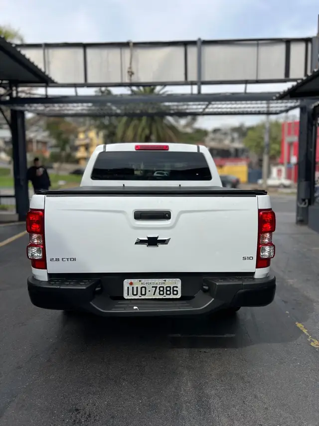 Carro Chevrolet S10 Cabine Simples 2013 S10 2.8 CTDi Cabine Simples LS 4WD