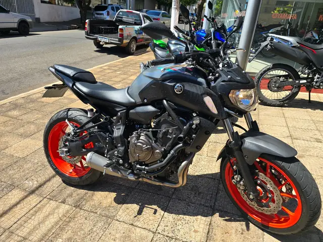 Moto Yamaha MT-07 2023 ABS