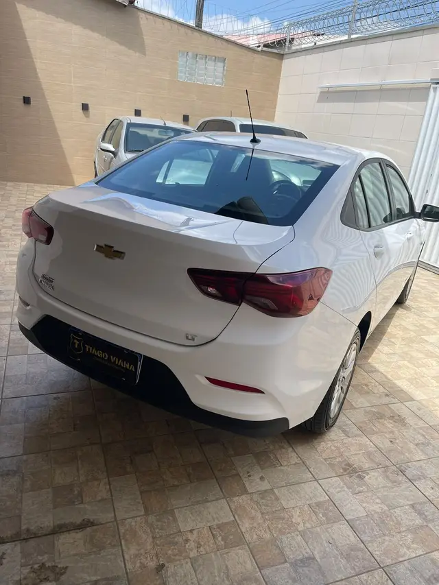Carro Chevrolet Onix Plus 2023 LT 1.0