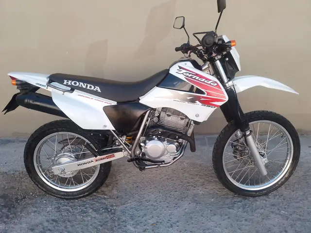 Moto Honda XR 250 2002 Tornado