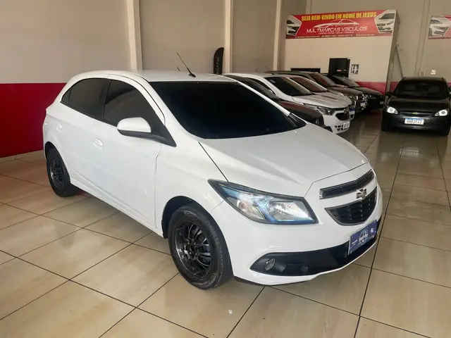 Carro Chevrolet Onix 2015 1.4 LT SPE/4