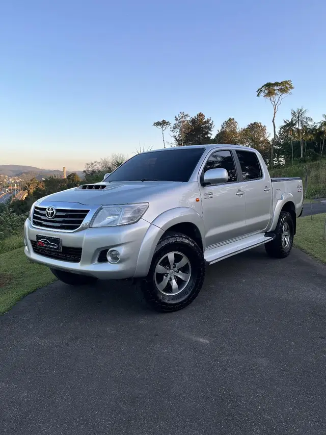 Carro Toyota Hilux Cabine Dupla 2013 Hilux 3.0 TDI 4x4 CD SR