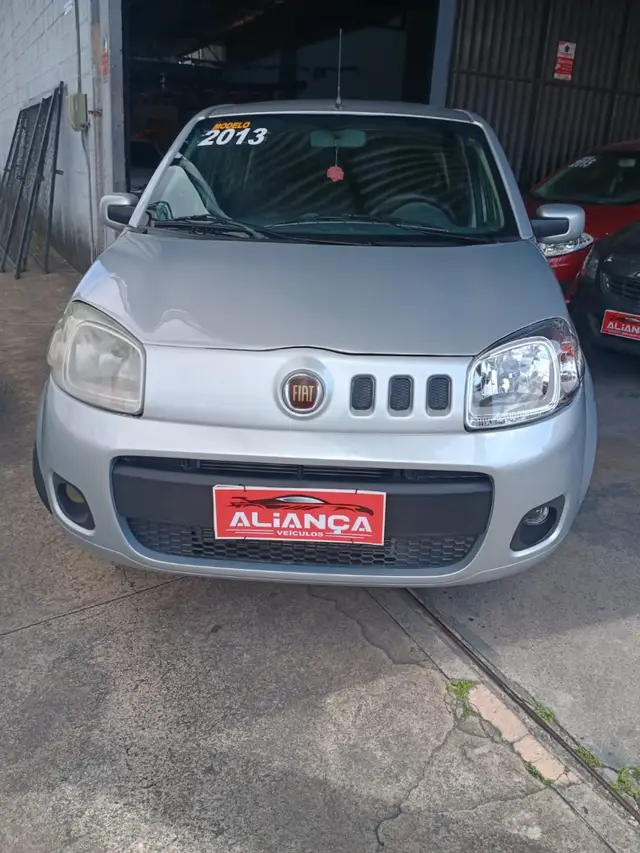 Carro Fiat Uno 2013 Vivace Italia 1.0 8V (Flex) 4p