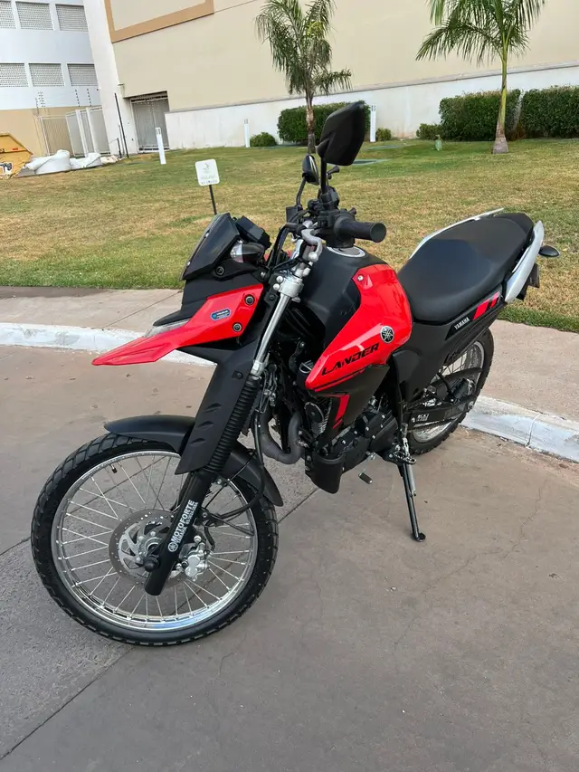 Moto Yamaha XTZ 250 Lander 2025 Connected