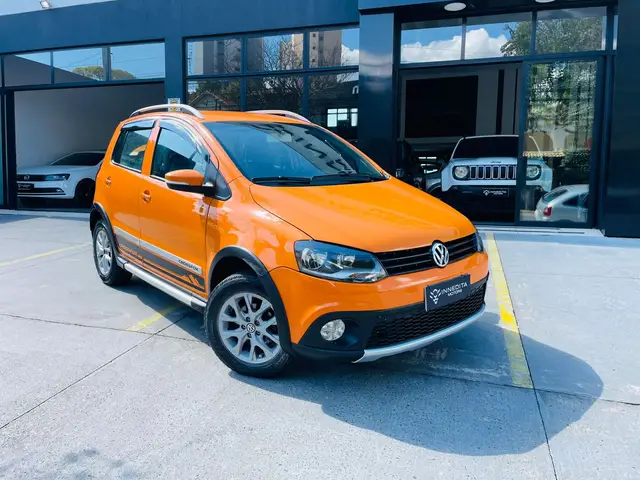 Carro Volkswagen CrossFox 2013 1.6 VHT (Flex)