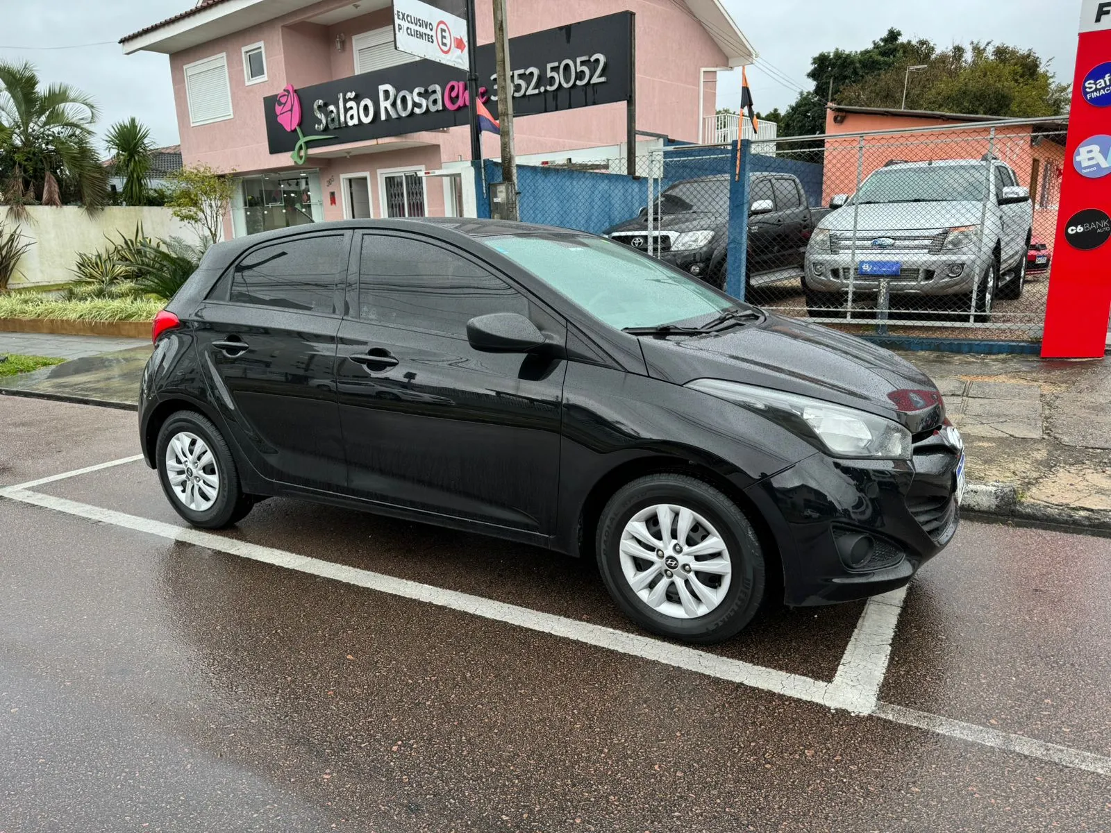 Fachada da loja V8 MULTIMARCAS - Araucária - PR