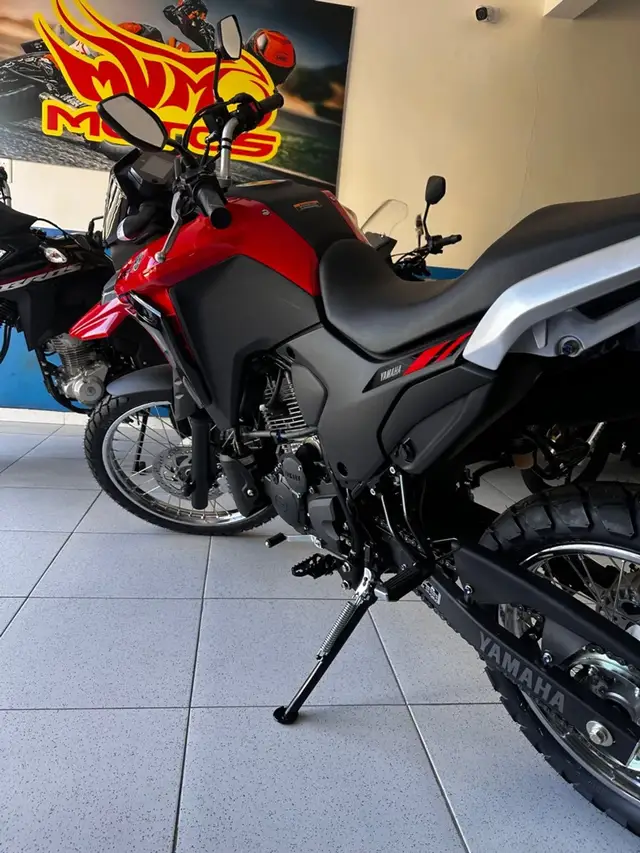 Moto Yamaha XTZ 250 Lander 2025 Connected