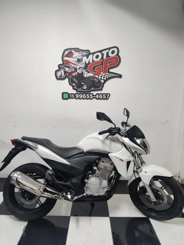 Moto Honda CB 300R 2014 Standard
