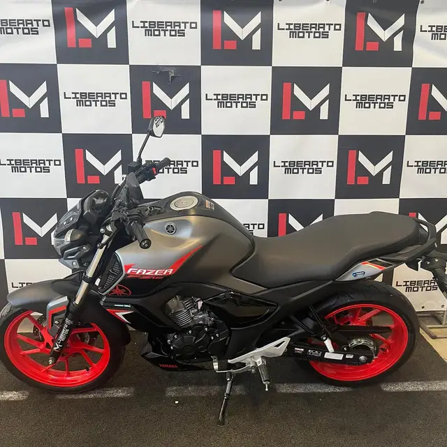 Moto Yamaha Fazer FZ15 2025 Connected
