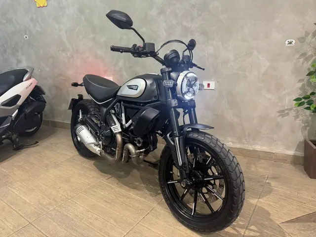 Moto Ducati Scrambler 2022 Icon