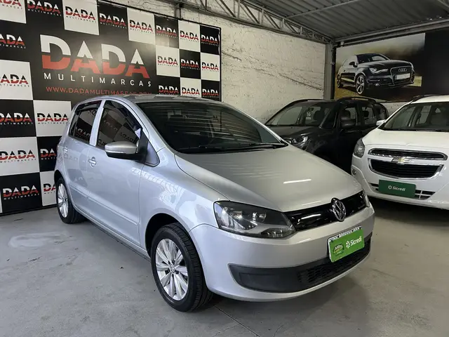 Carro Volkswagen Fox 2014 1.0 TEC (Flex) 4p