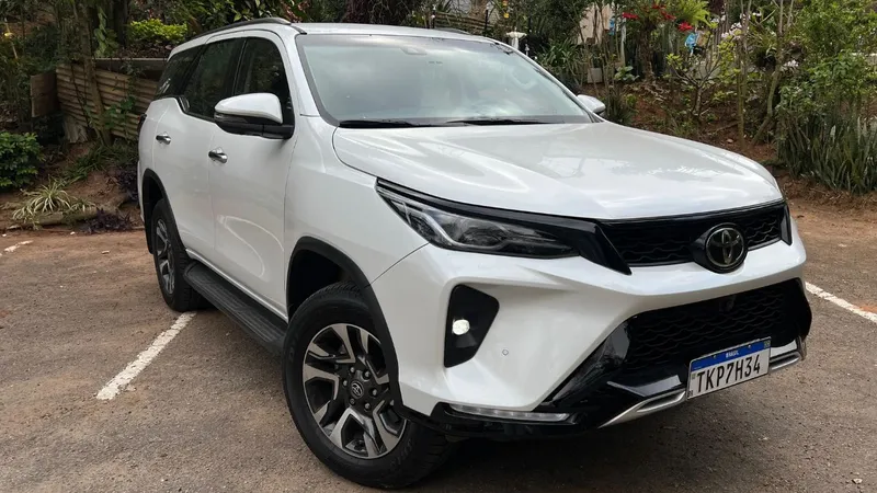 Toyota SW4 SRX Platinum 2025: 58 fotos exclusivas do SUV de 7 lugares