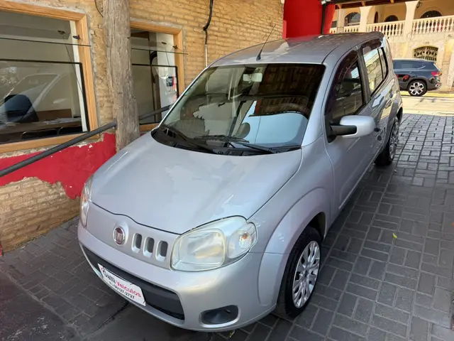 Carro Fiat Uno 2011 Vivace 1.0 8V (Flex) 4p