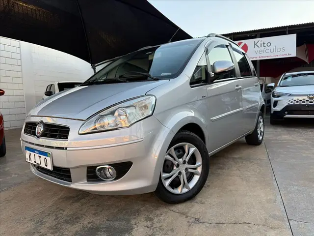 Carro Fiat Idea 2011 Essence 1.6 16V E.TorQ (Flex)