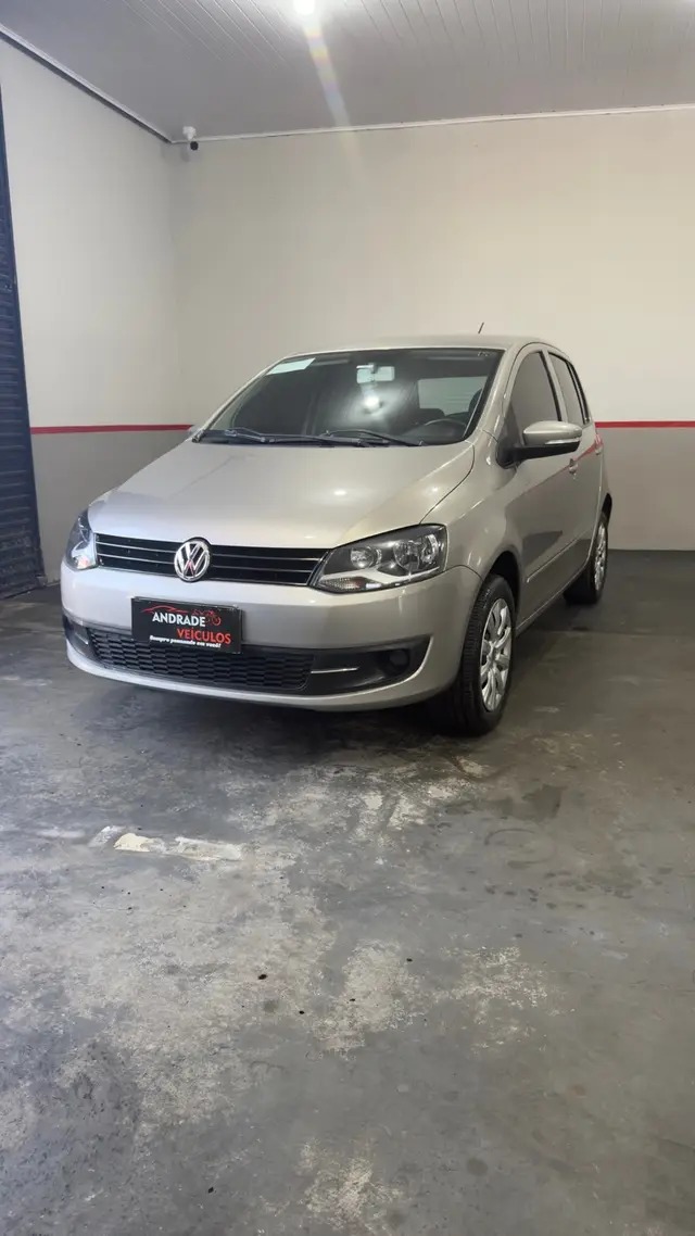 Carro Volkswagen Fox 2011 1.0 8V (Flex) 4p