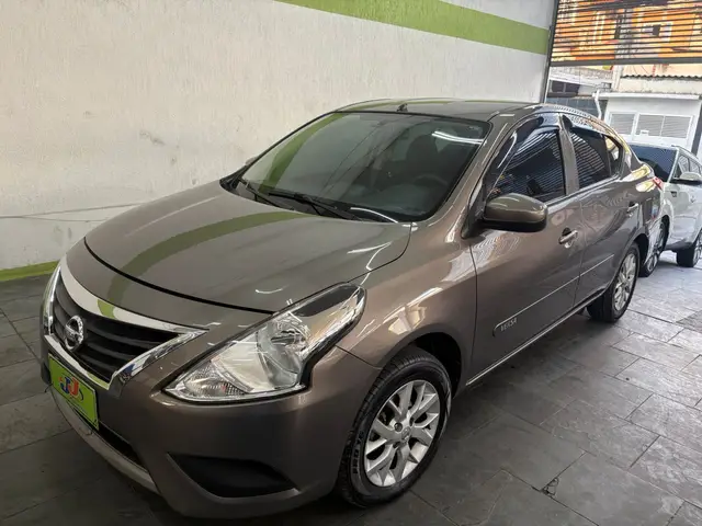 Carro Nissan Versa 2017 1.0 12V S (Flex)