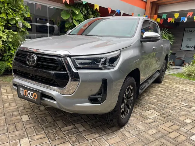 Carro Toyota Hilux Cabine Dupla 2023 SRX 4x4 2.8 Diesel