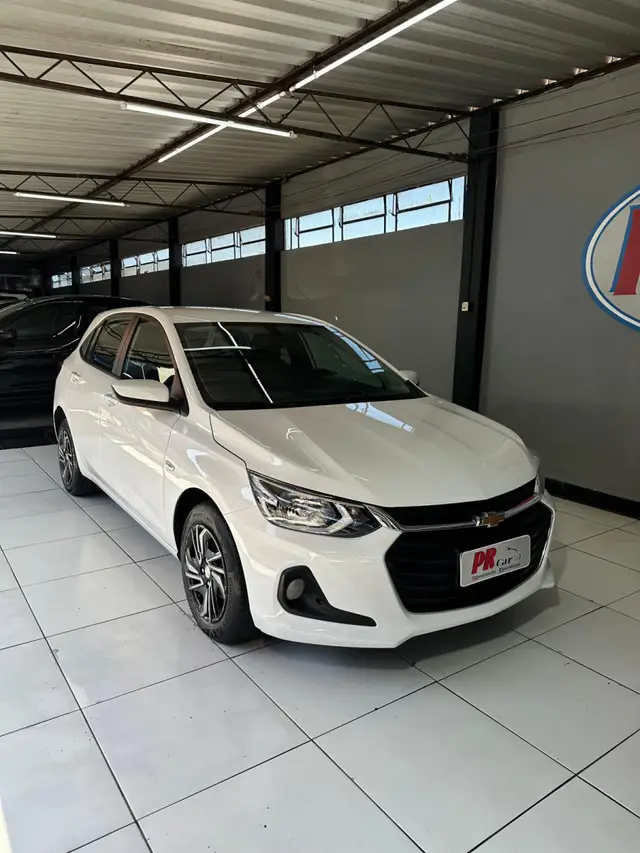 Carro Chevrolet Onix 2024 LT 1.0