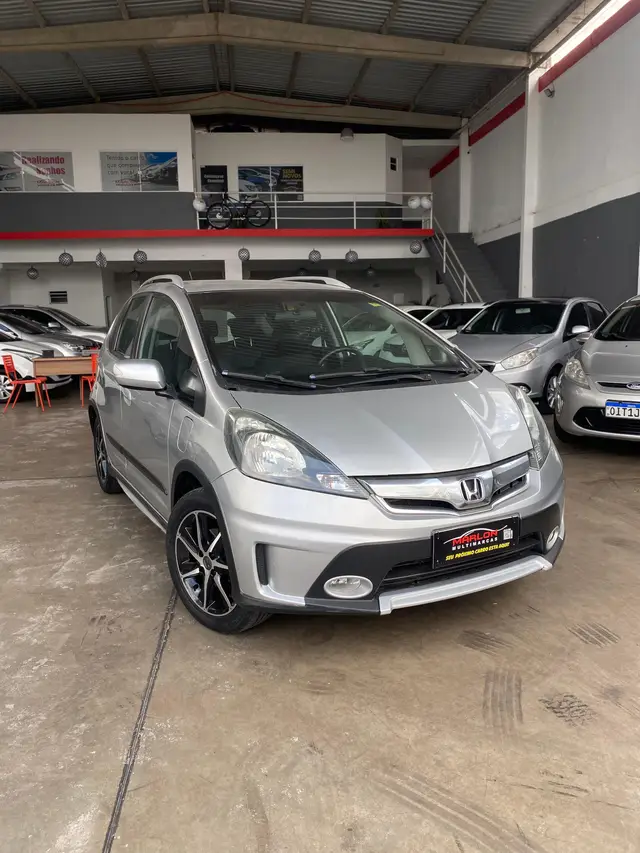Carro Honda Fit 2014 Twist 1.5 16v (Flex)