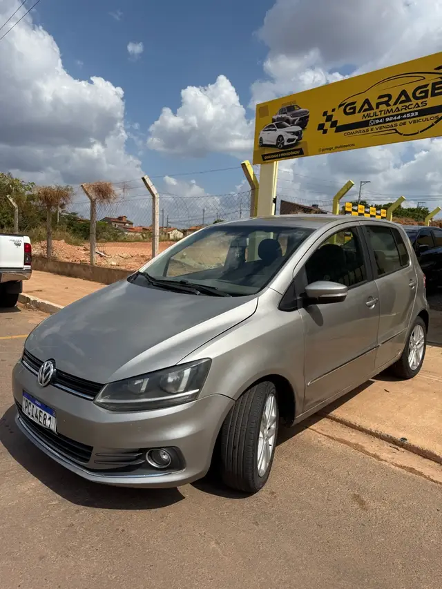 Carro Volkswagen Fox 2015 Highline I-Motion 1.6 16v MSI (Flex)
