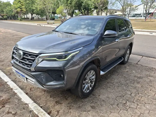 Carro Toyota SW4 2024 SRX 2.8 Turbodiesel 4x4 (Aut.) (5 Lugares)