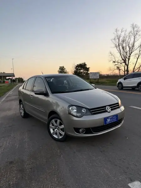 Carro Volkswagen Polo Sedan 2013 Comfortline 1.6 8V (Flex)