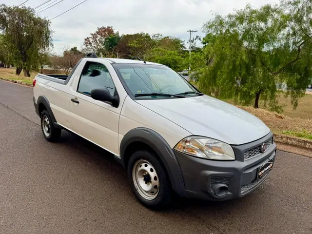 Carro Fiat Strada 2016 Working 1.4 (Flex)