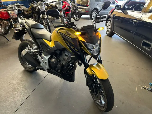 Moto Honda CB 300F Twister 2024 (ABS)