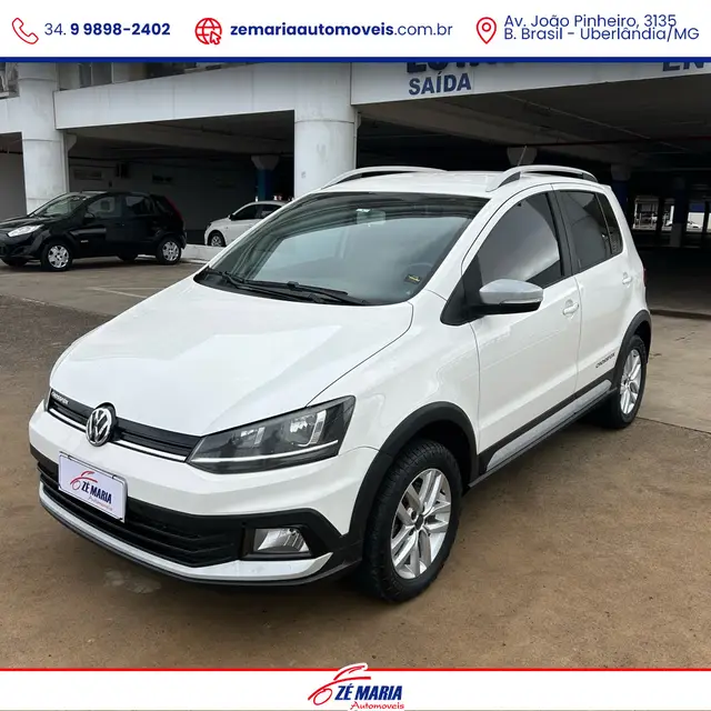 Carro Volkswagen CrossFox 2015 1.6 VHT (Flex)
