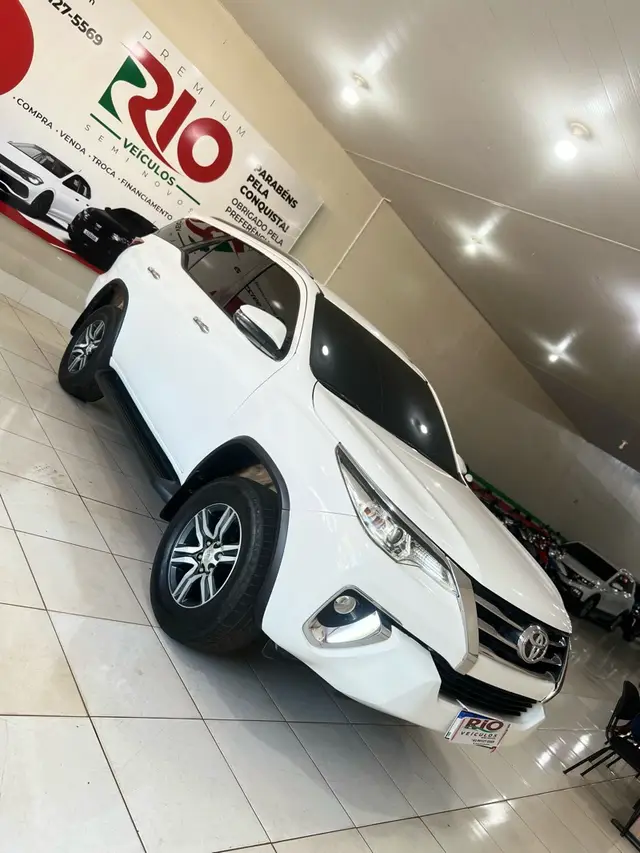 Carro Toyota SW4 2019 2.7 SRV 7L 4x2 (Aut) (Flex)