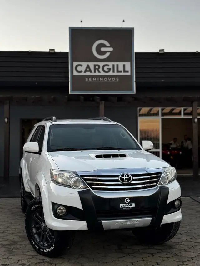 Carro Toyota Hilux SW4 2014 3.0 TDI 4x4 SRV 7L