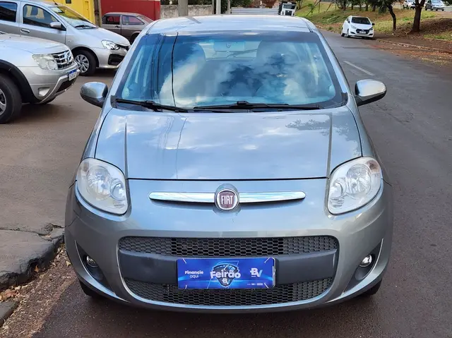 Carro Fiat Palio 2014 Attractive 1.0 8V (Flex)