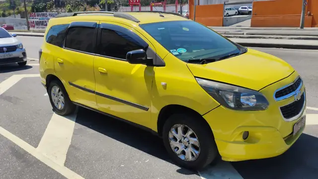 Carro Chevrolet Spin 2014 LTZ 7S 1.8 (Flex)