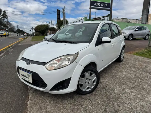 Carro Ford Fiesta Hatch 2014 SE Plus 1.0 RoCam (Flex)